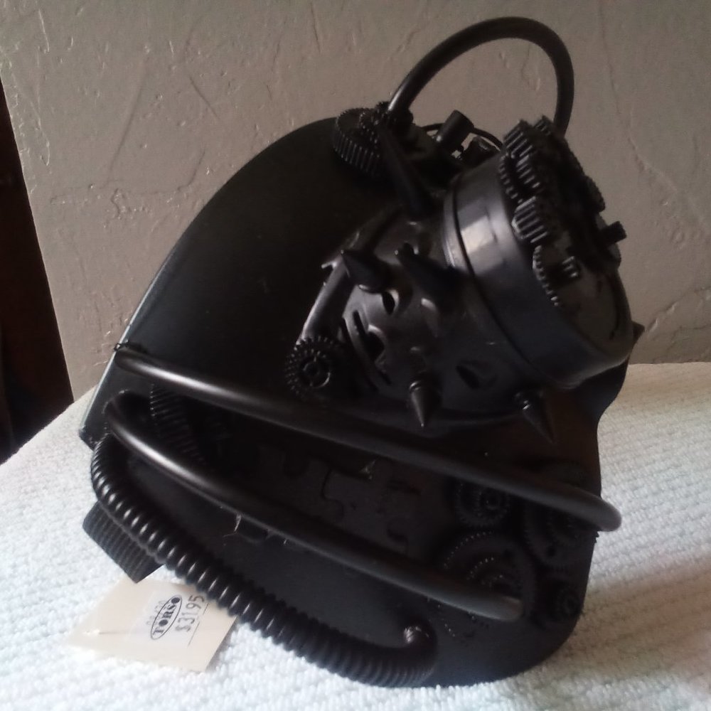 Mask - Picture 7 of 8